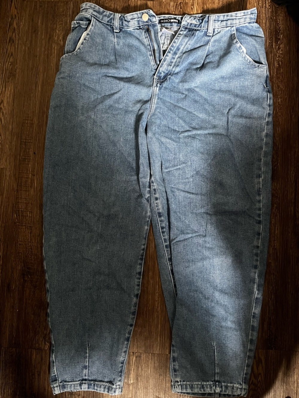Fashion Nova Light Wash Boyfriend Jeans